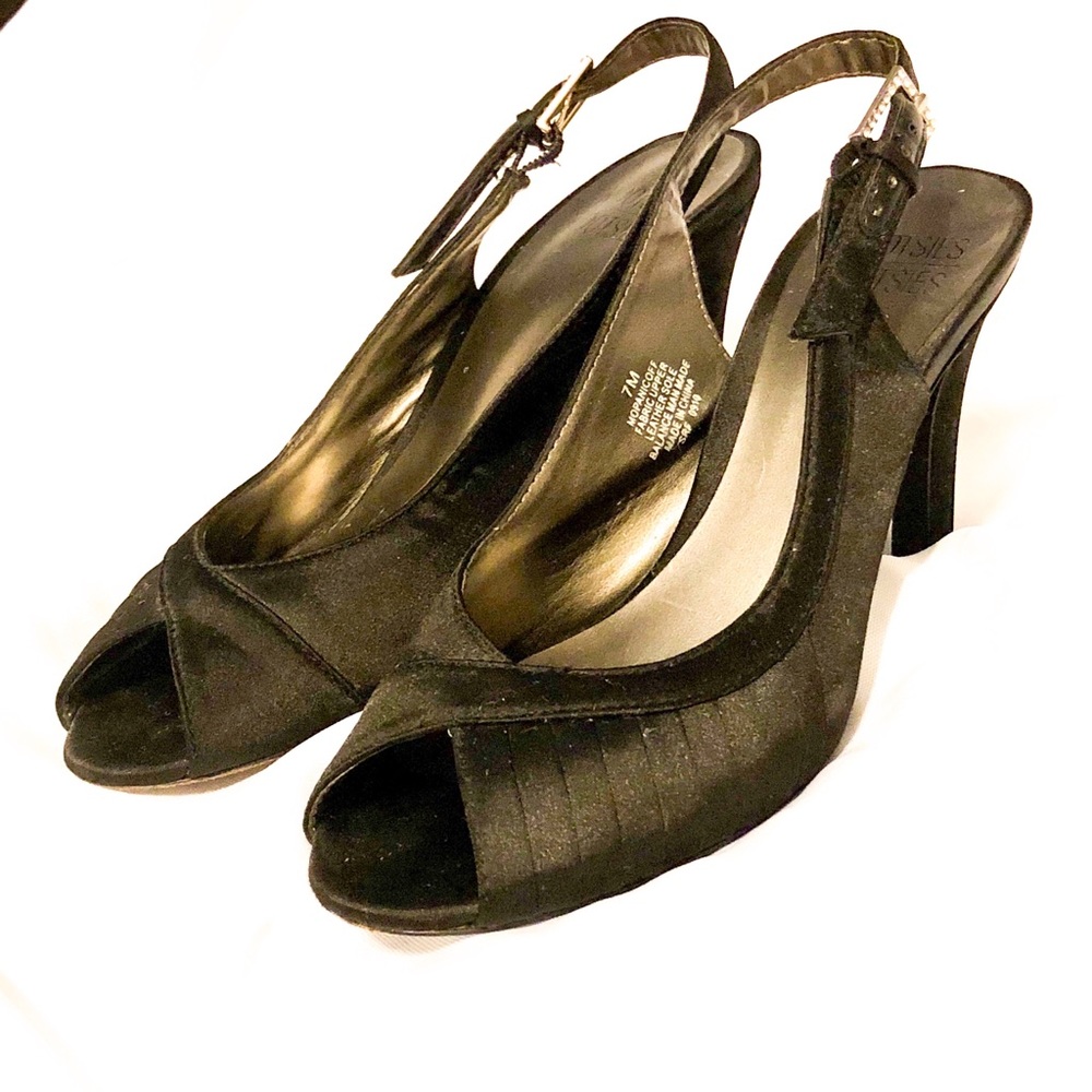 Woman’s black 2” peekaboo heels